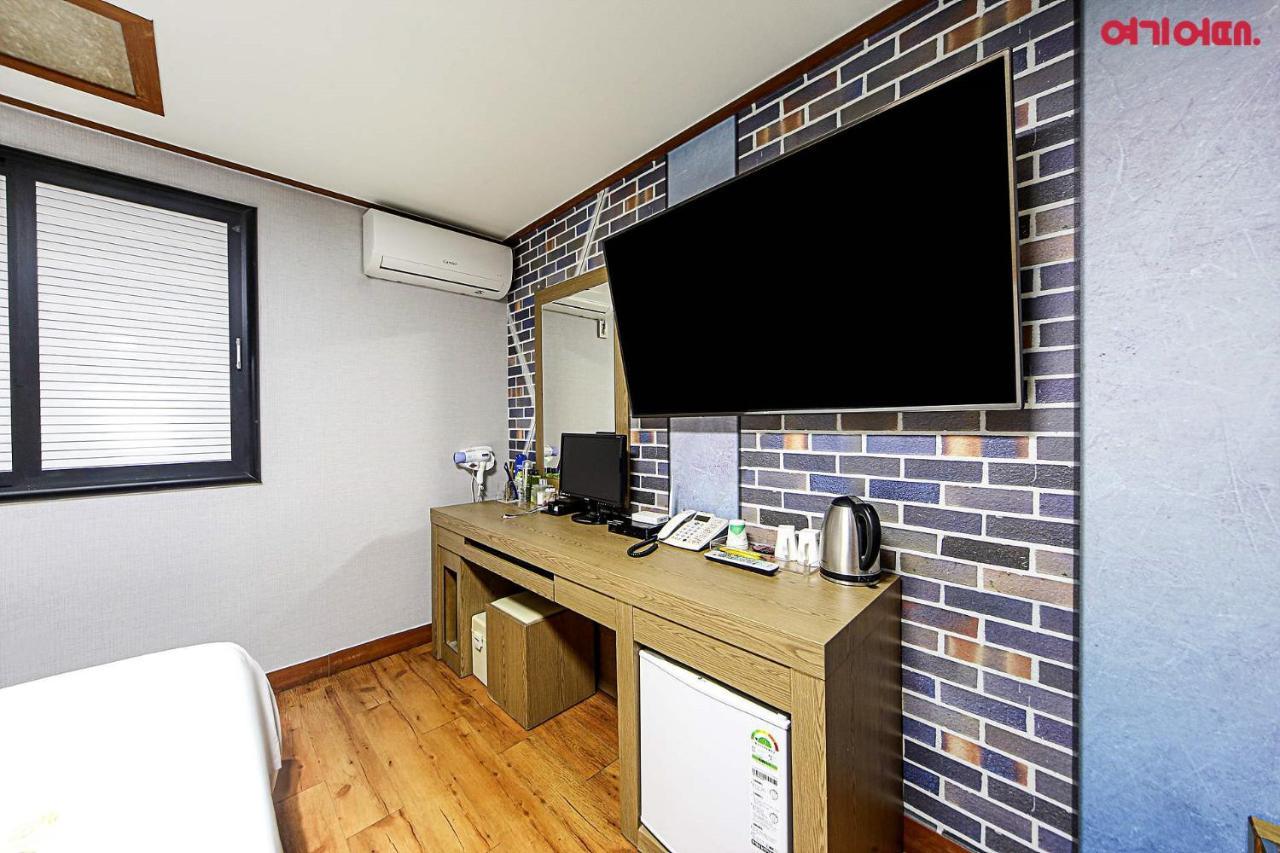 World Hotel Chuncheon Esterno foto