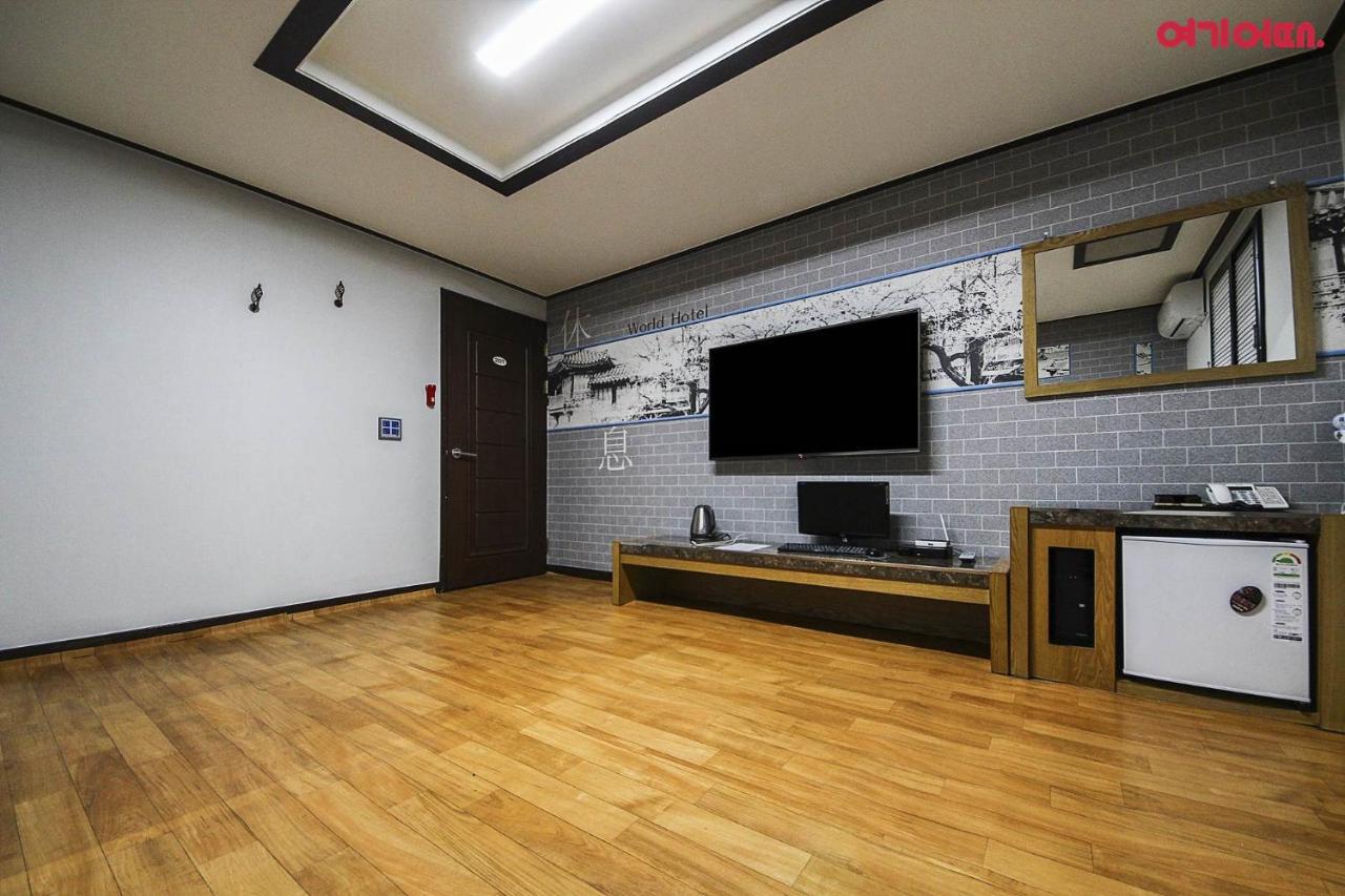 World Hotel Chuncheon Esterno foto