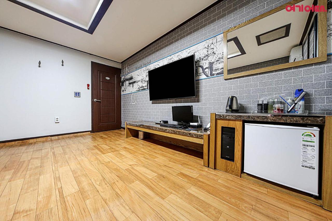 World Hotel Chuncheon Esterno foto