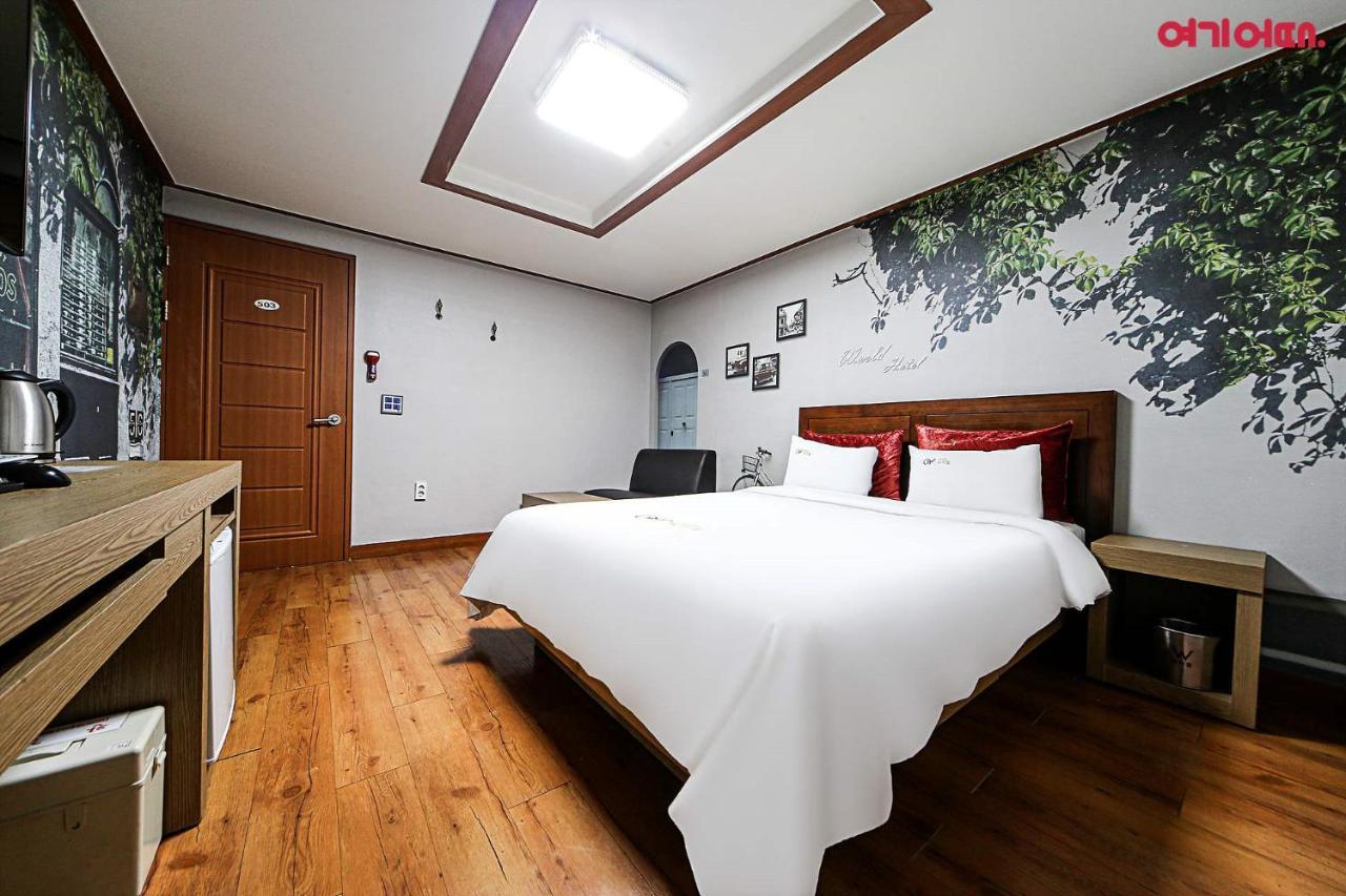 World Hotel Chuncheon Esterno foto