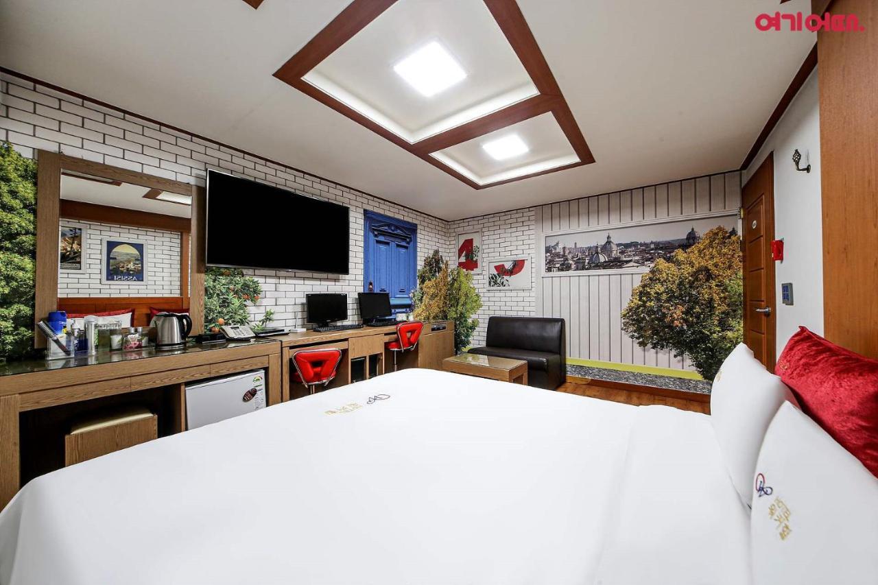 World Hotel Chuncheon Esterno foto